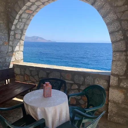 Apartment Mani Castle Mina